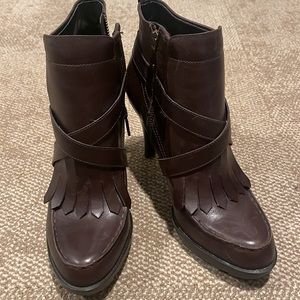 B Makowsy Brown Leather Heel Booties